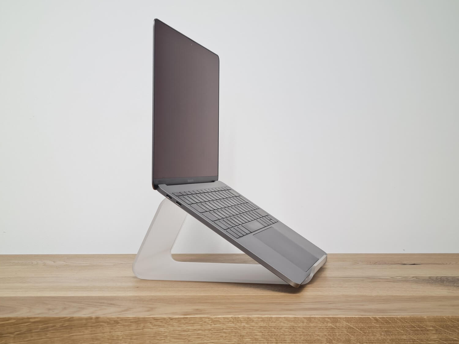 Laptop stand